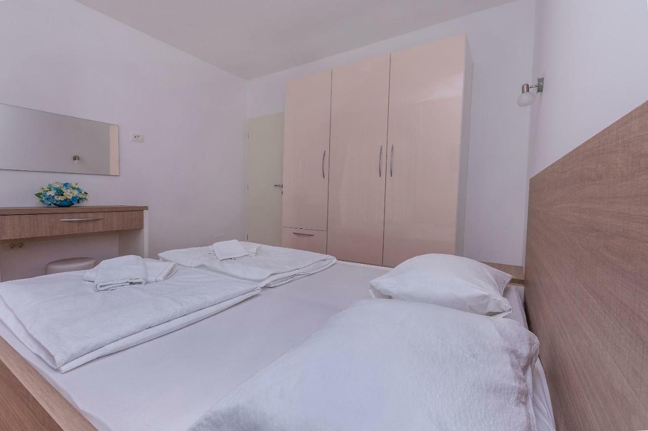 Apartments Villa Aquamarine Duće Екстериор снимка