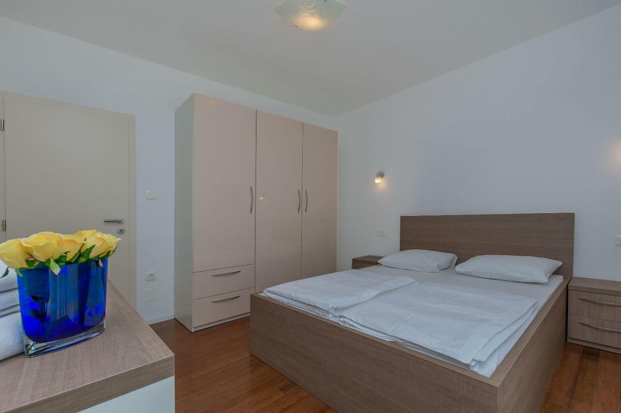 Apartments Villa Aquamarine Duće Екстериор снимка