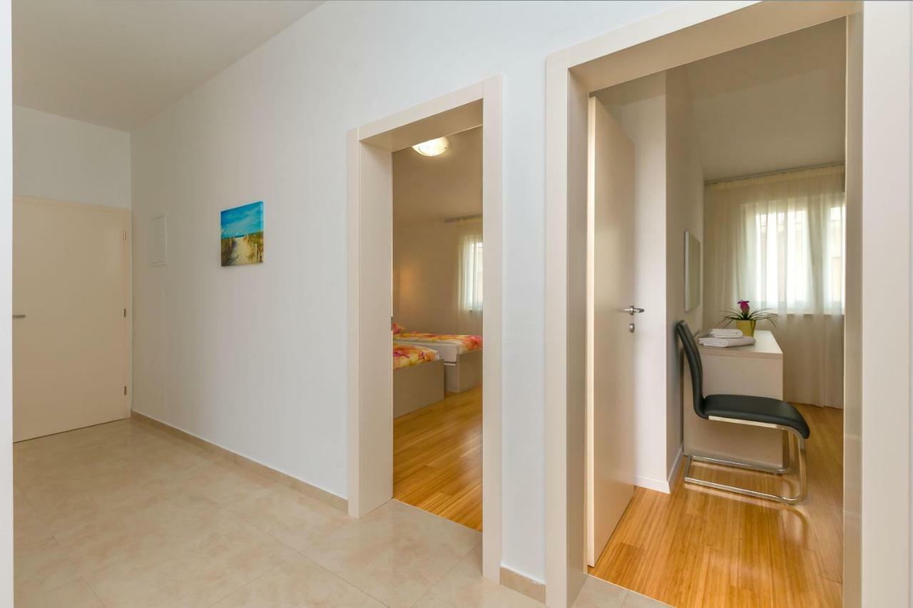 Apartments Villa Aquamarine Duće Екстериор снимка