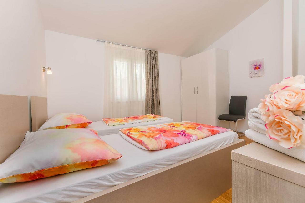 Apartments Villa Aquamarine Duće Екстериор снимка